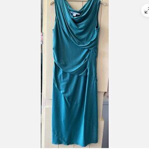 diane von furstenberg green dress size 10 ruched flattering fit